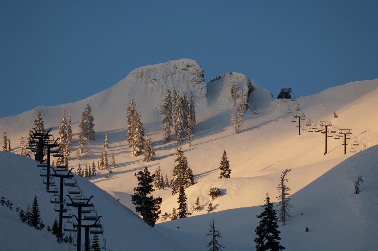 Hotel Donner Lake Village